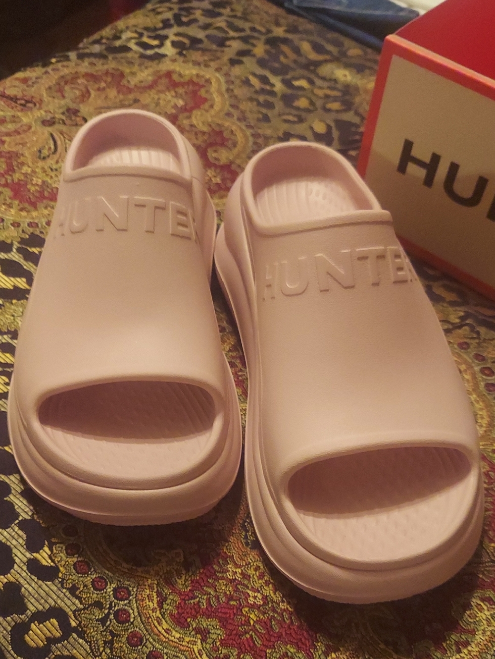 NWT HUNTER SANDALS